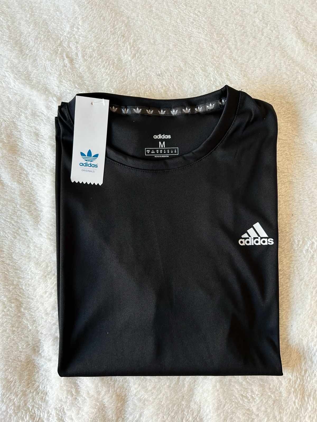Remera Adidas Lisa